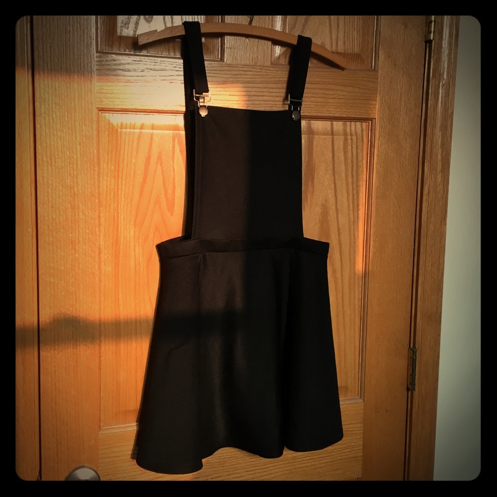 Black polyester pinafore dress